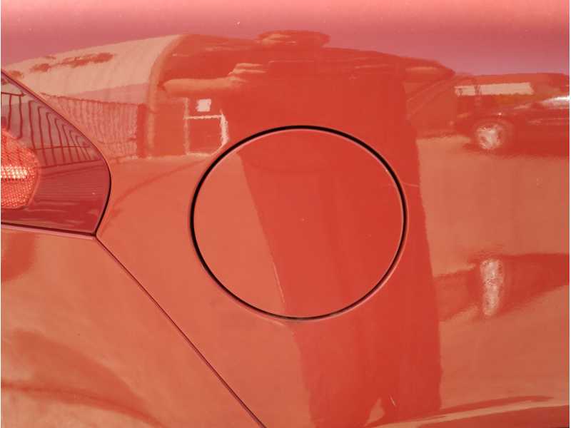 Recambio de tapa exterior combustible para volvo v40 kinetic referencia OEM IAM   