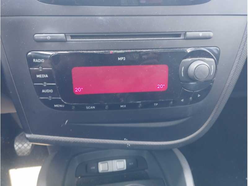 Recambio de sistema audio / radio cd para seat leon (1p1) 1.6 tdi referencia OEM IAM   
