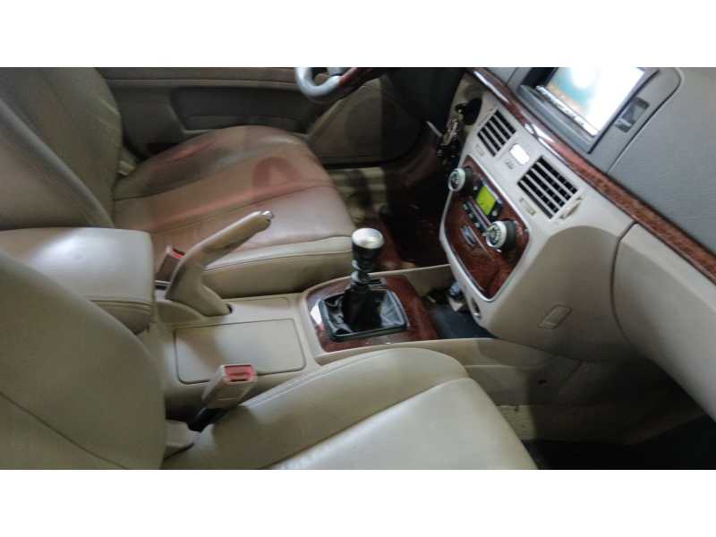 Recambio de consola central para hyundai sonata (nf) 2.4 style referencia OEM IAM 846113K090QD  