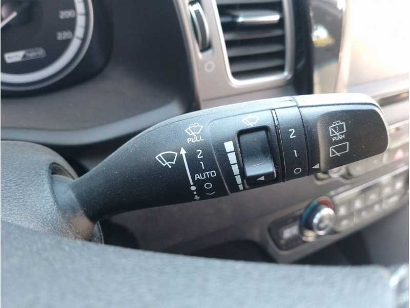 Recambio de mando limpia para kia niro referencia OEM IAM   