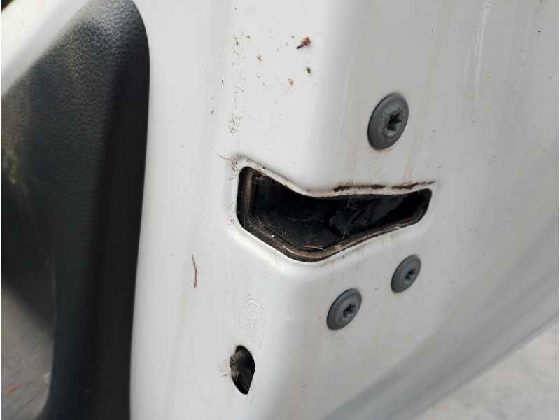 Recambio de cerradura puerta trasera derecha para toyota aygo x-cite referencia OEM IAM   