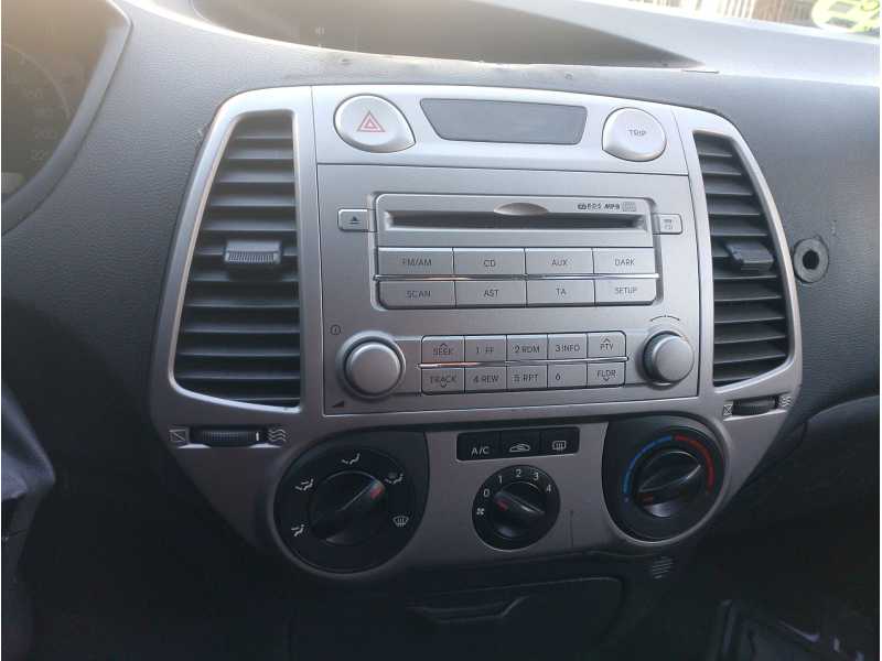 Recambio de consola central para hyundai i20 i (pb, pbt) 1.2 referencia OEM IAM   
