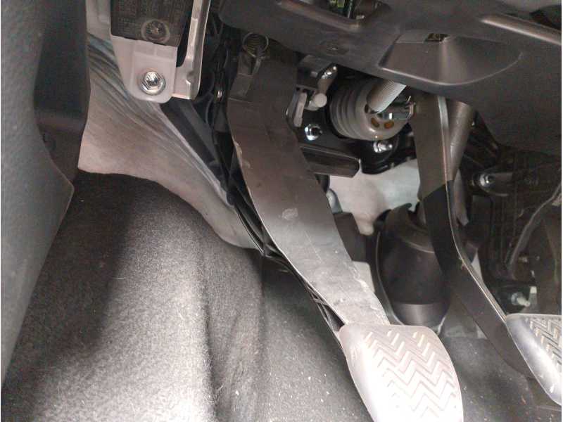 Recambio de pedal embrague para toyota aygo x-cite referencia OEM IAM   