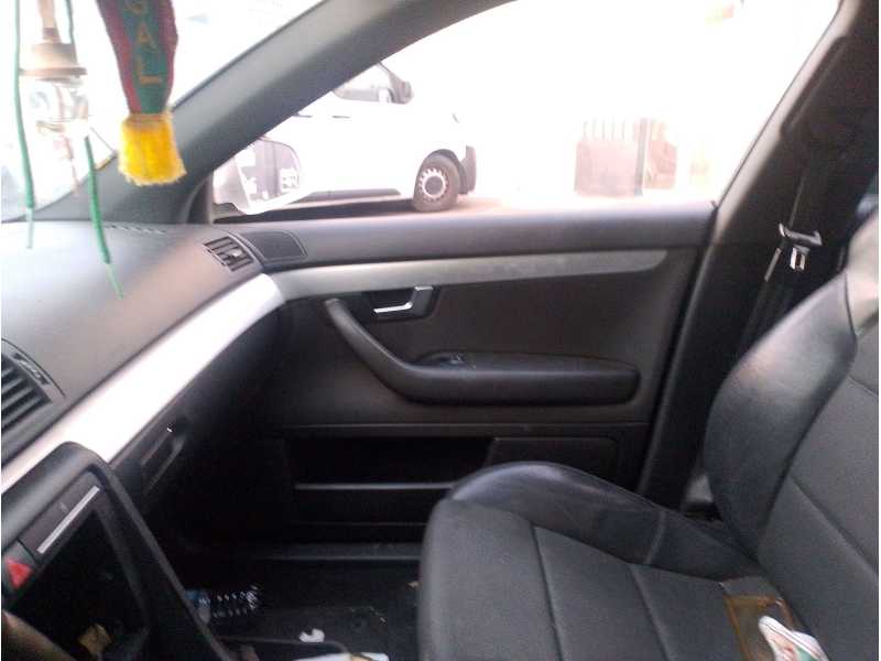 Recambio de guarnecido puerta delantera derecha para audi a4 b7 avant (8ed) 2.0 tdi referencia OEM IAM 8E1867106B  