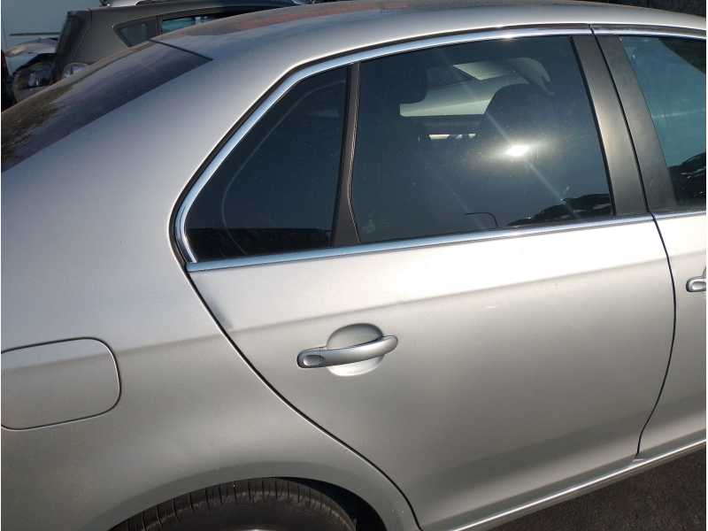 Recambio de puerta trasera derecha para volkswagen jetta iii (1k2) 2.0 tdi referencia OEM IAM   