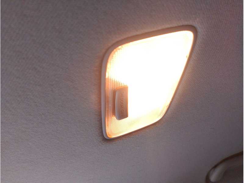 Recambio de luz interior para hyundai i20 i (pb, pbt) 1.2 referencia OEM IAM   