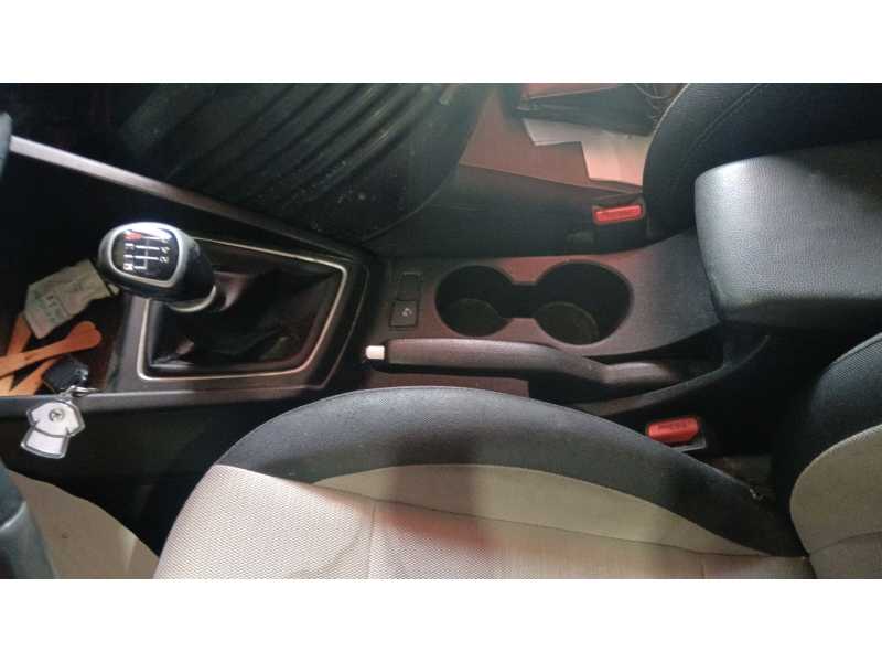 Recambio de consola central para hyundai i20 ii (gb, ib) 1.4 crdi referencia OEM IAM 84617C8100TRY  