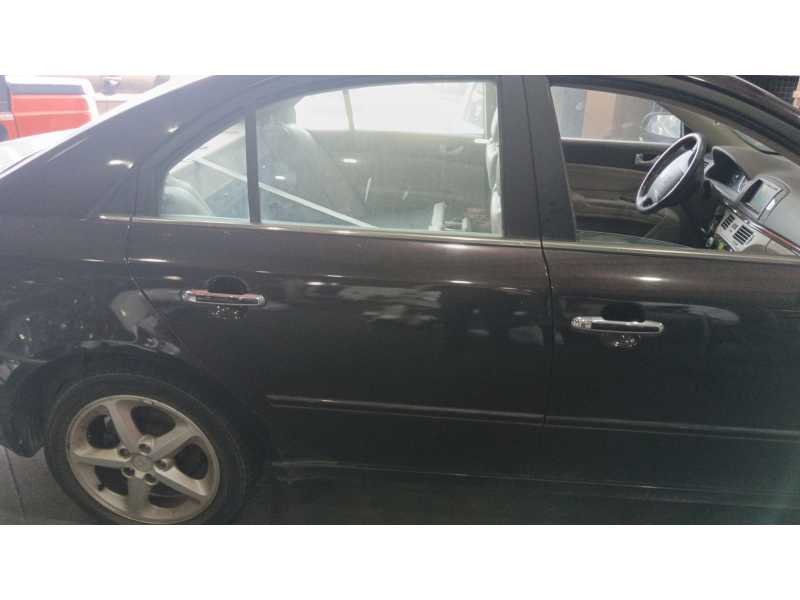 Recambio de puerta trasera derecha para hyundai sonata (nf) 2.4 style referencia OEM IAM 770043K010  