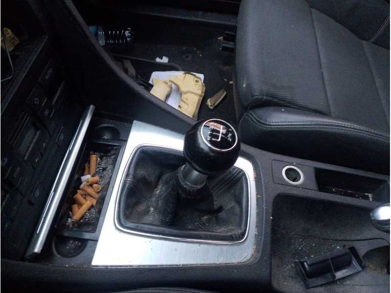 Recambio de palanca cambio para audi a4 b7 avant (8ed) 2.0 tdi referencia OEM IAM 8K0711025K  