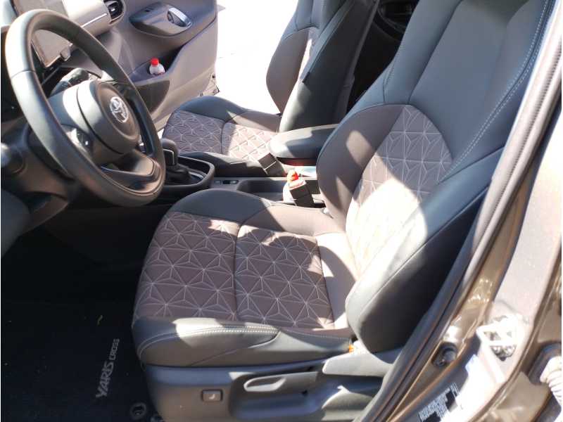 Recambio de asiento delantero izquierdo para toyota yaris hybrid active referencia OEM IAM   