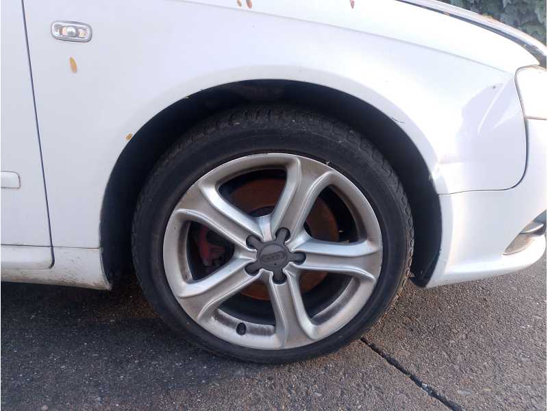 Recambio de paso de rueda delantero derecho para audi a4 b7 avant (8ed) 2.0 tdi referencia OEM IAM 8E0821172F  