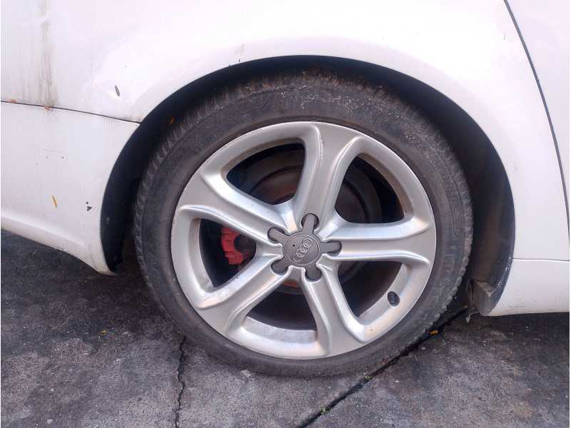 Recambio de paso de rueda trasero derecho para audi a4 b7 avant (8ed) 2.0 tdi referencia OEM IAM 8E0810172C  