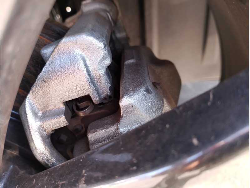 Recambio de pinza freno delantera derecha para toyota yaris hybrid active referencia OEM IAM   