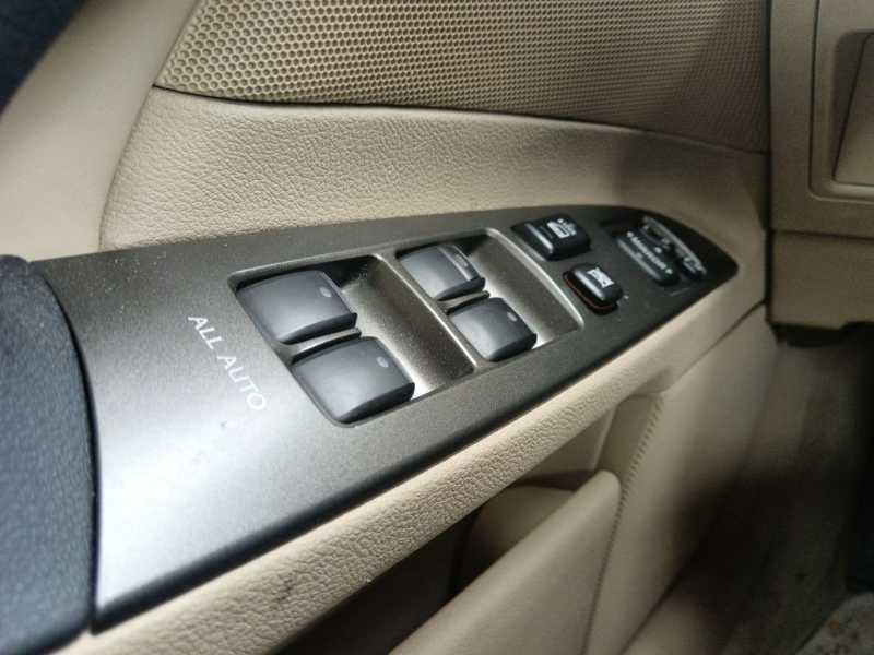 Recambio de mando elevalunas delantero izquierdo para lexus is ii (_e2_) 250 (gse20) referencia OEM IAM 8404053080  