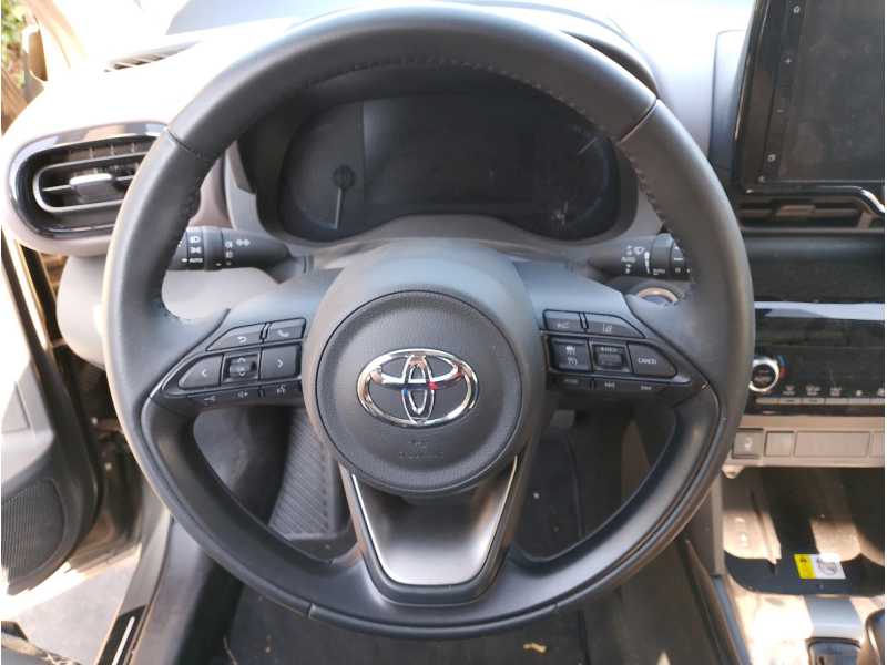 Recambio de volante para toyota yaris hybrid active referencia OEM IAM   