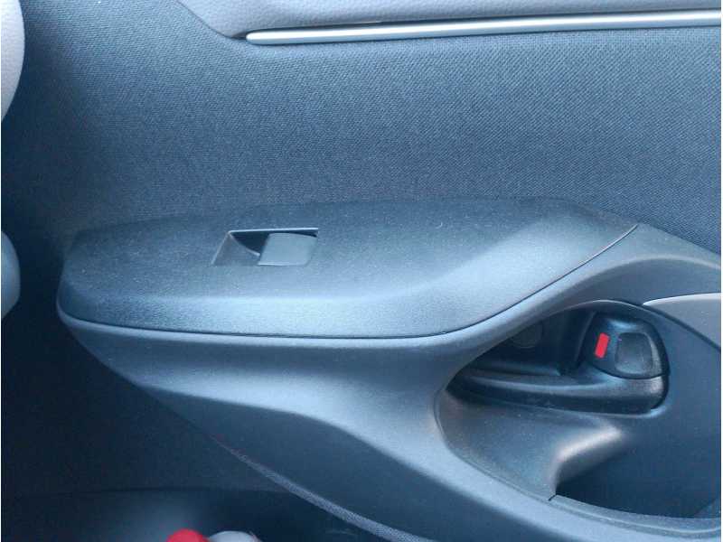 Recambio de mando elevalunas delantero derecho para toyota yaris hybrid active referencia OEM IAM   