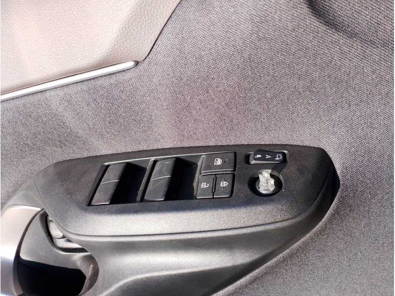 Recambio de mando elevalunas delantero izquierdo para toyota yaris hybrid active referencia OEM IAM   