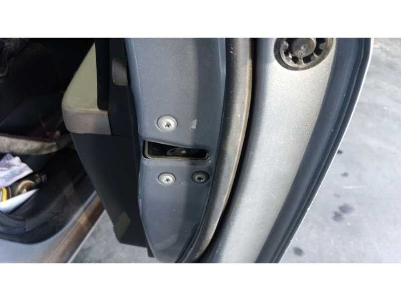 Recambio de cerradura puerta delantera derecha para toyota yaris (_p9_) 1.4 d-4d (nlp90_) referencia OEM IAM 697100D090  