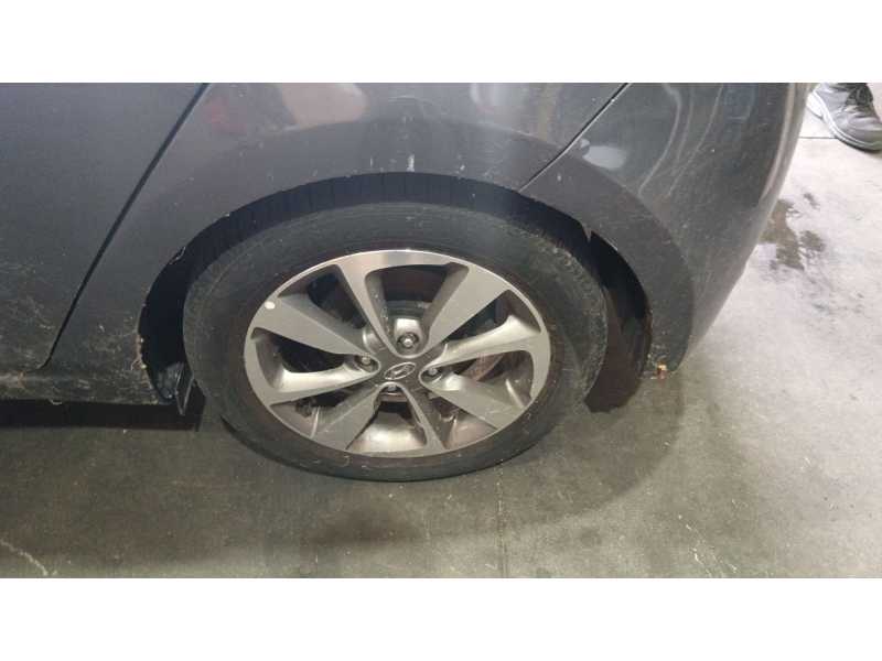 Recambio de paso de rueda trasero izquierdo para hyundai i20 ii (gb, ib) 1.4 crdi referencia OEM IAM 86821C8000  