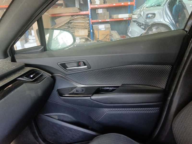 Recambio de guarnecido puerta delantera derecha para toyota c-hr (_x1_) 1.8 hybrid (zyx10_, zyx11_) referencia OEM IAM 67610F411