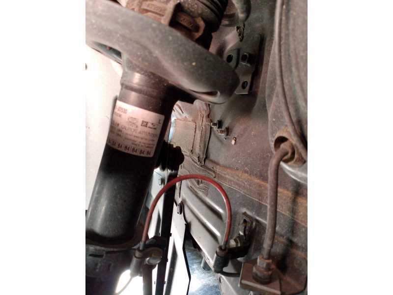 Recambio de amortiguador delantero izquierdo para toyota yaris hybrid active referencia OEM IAM   