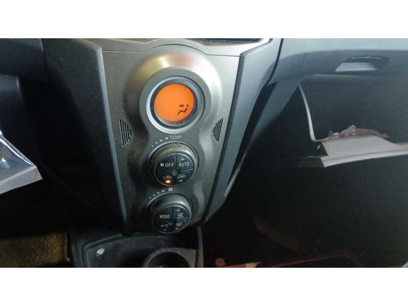 Recambio de mando climatizador para toyota yaris (_p9_) 1.4 d-4d (nlp90_) referencia OEM IAM 559000D280B0  