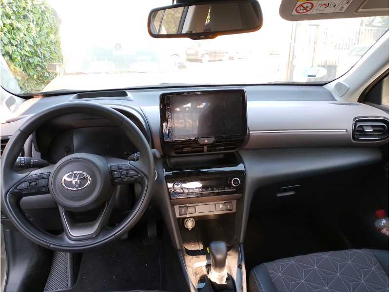 Recambio de salpicadero para toyota yaris hybrid active referencia OEM IAM   