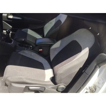 ASIENTO DELANTERO IZQUIERDO 