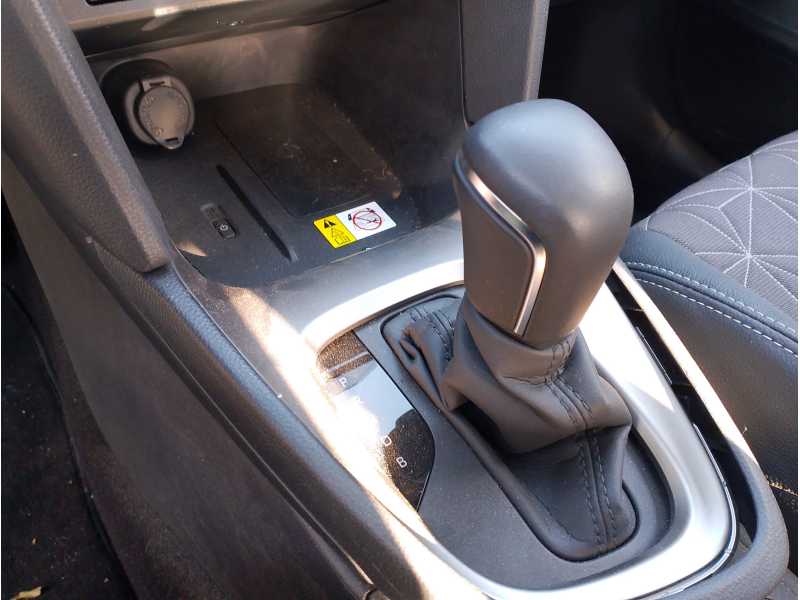 Recambio de pomo palanca cambio para toyota yaris hybrid active referencia OEM IAM   