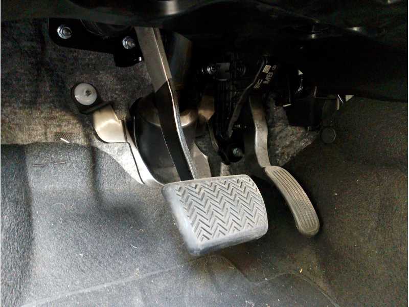 Recambio de pedal freno para toyota yaris hybrid active referencia OEM IAM   
