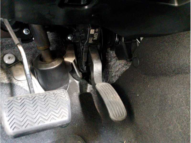 Recambio de pedal acelerador para toyota yaris hybrid active referencia OEM IAM   