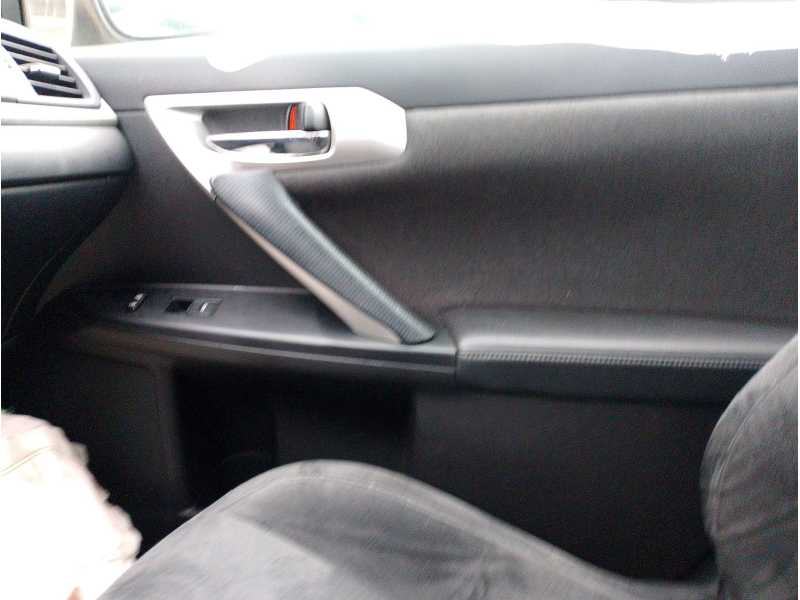 Recambio de guarnecido puerta delantera derecha para lexus ct (zwa10_) 200h (zwa10_) referencia OEM IAM 6761076010C7  