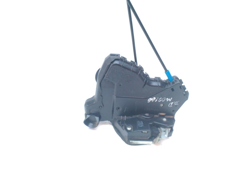 Recambio de cerradura puerta delantera derecha para toyota auris 1.4 turbodiesel cat referencia OEM IAM 6903002220  