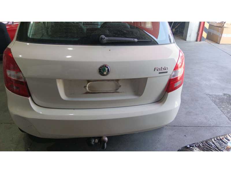 Recambio de paragolpes trasero para skoda fabia ii (542) 1.2 12v referencia OEM IAM 5J6807421H  
