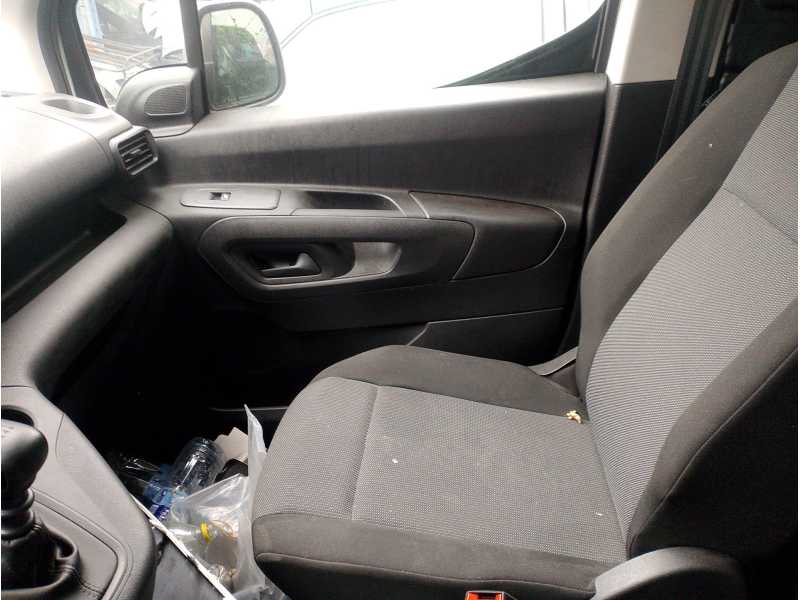 Recambio de asiento delantero derecho para toyota proace verso referencia OEM IAM SU001B1336  