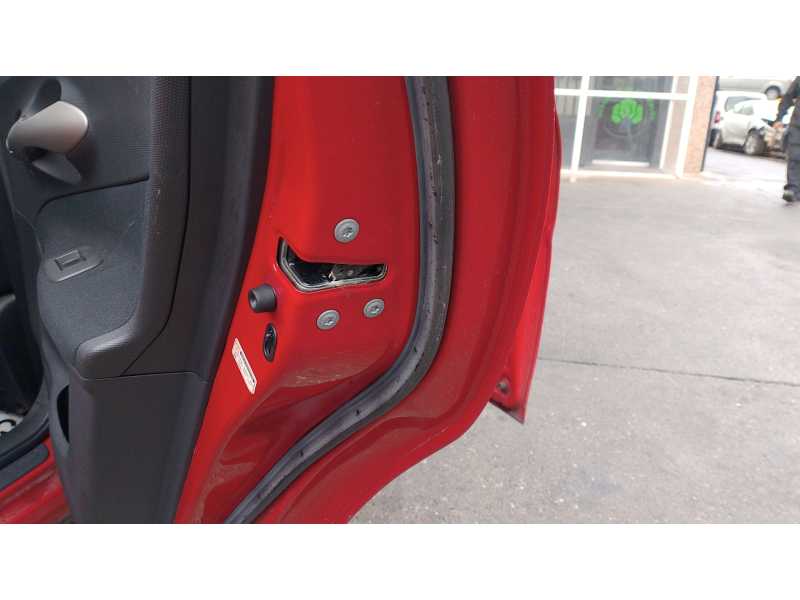 Recambio de cerradura puerta trasera derecha para toyota auris (_e15_) 2.0 d-4d (ade150_) referencia OEM IAM   