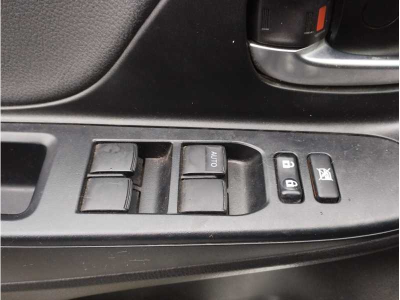 Recambio de mando elevalunas delantero izquierdo para toyota yaris 1.5 16v cat referencia OEM IAM   
