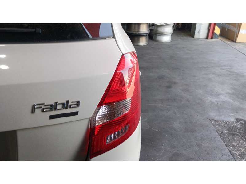 Recambio de piloto trasero derecho para skoda fabia ii (542) 1.2 12v referencia OEM IAM 5J6945112  