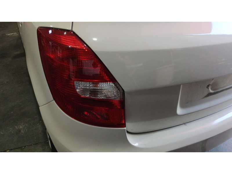 Recambio de piloto trasero izquierdo para skoda fabia ii (542) 1.2 12v referencia OEM IAM 5J6945111  