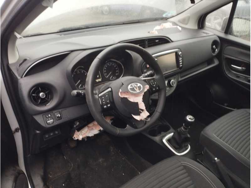 Recambio de salpicadero para toyota yaris 1.5 16v cat referencia OEM IAM   