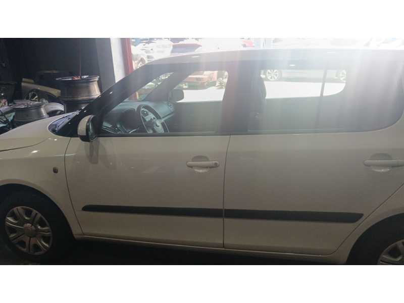 Recambio de puerta delantera izquierda para skoda fabia ii (542) 1.2 12v referencia OEM IAM 5J6831055  