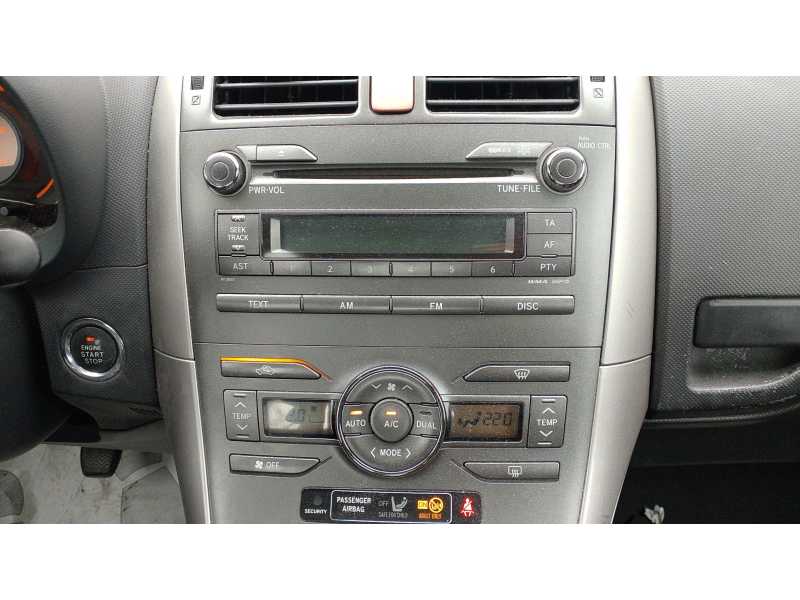 Recambio de consola central para toyota auris (_e15_) 2.0 d-4d (ade150_) referencia OEM IAM   