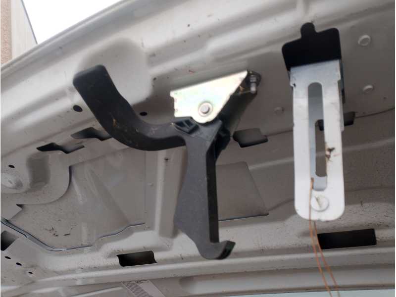 Recambio de cerradura capot para toyota proace verso referencia OEM IAM SU001B0011  