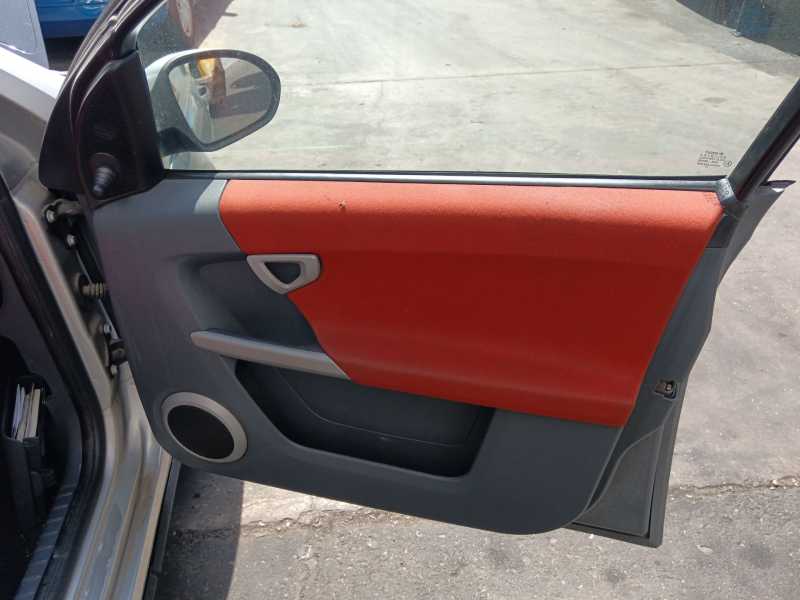 Recambio de guarnecido puerta delantera derecha para smart forfour (454) 1.3 (454.031) referencia OEM IAM A4547200070  