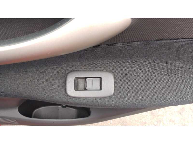 Recambio de mando elevalunas trasero derecho para toyota auris (_e15_) 2.0 d-4d (ade150_) referencia OEM IAM   