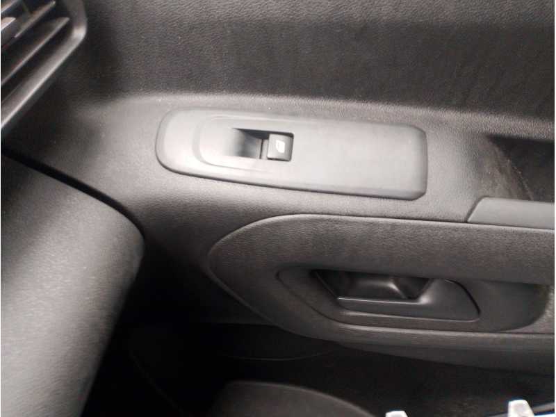 Recambio de mando elevalunas delantero derecho para toyota proace verso referencia OEM IAM SU001A3772  