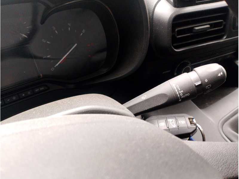 Recambio de mando limpia para toyota proace verso referencia OEM IAM SU001B1916  