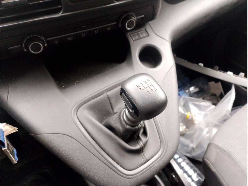 Recambio de palanca cambio para toyota proace verso referencia OEM IAM SU001B6131  