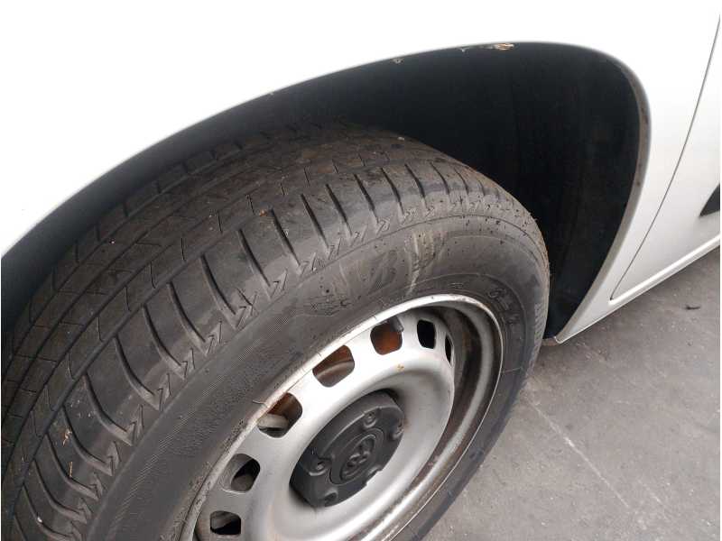 Recambio de paso de rueda trasero derecho para toyota proace verso referencia OEM IAM SU001B0034  