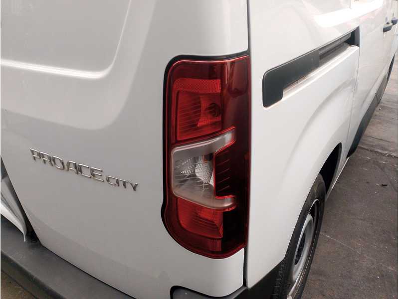 Recambio de piloto trasero derecho para toyota proace verso referencia OEM IAM SU001B0487  